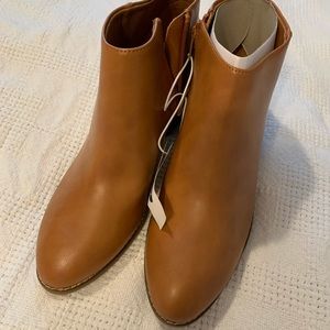 Old Navy Boots NWT